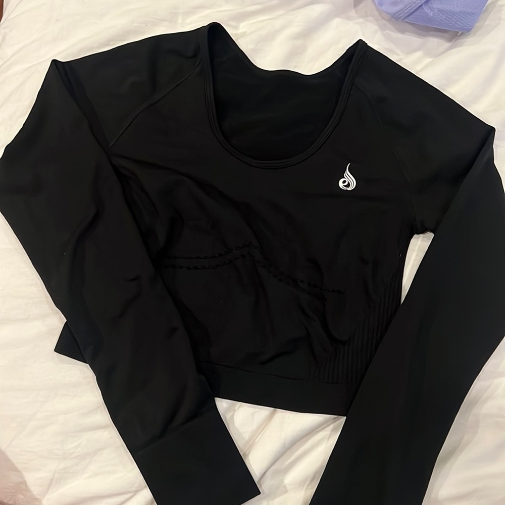 Ryderwear cropped long sleeve